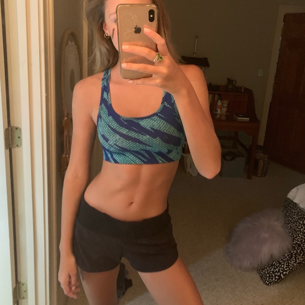 Sports bra